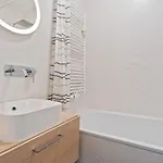 Elegant 1br Apt, Balcony, Pool, Central Location