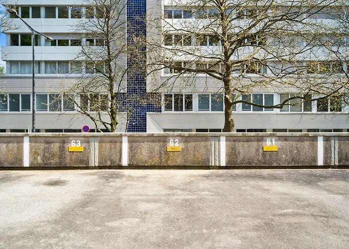 Elegant 1br Apt, Balcony, Pool, Central Location Apartment Luxembourg